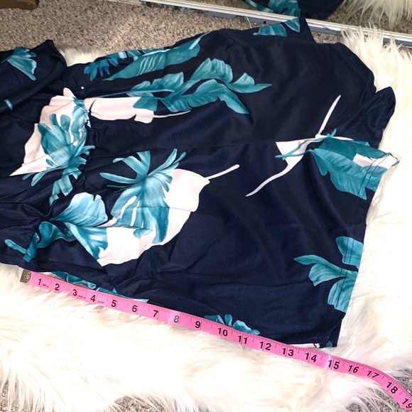 ๐HP 06/02/19๐ Tropical Romper - Picture 5 of 8